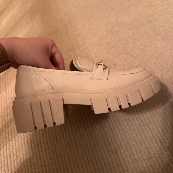 ✨NEW✨ Steve Madden Platform Cream Loafers - Picture 5 of 5